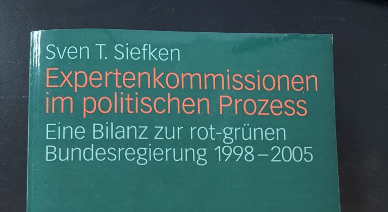 Expert commissions in the political process