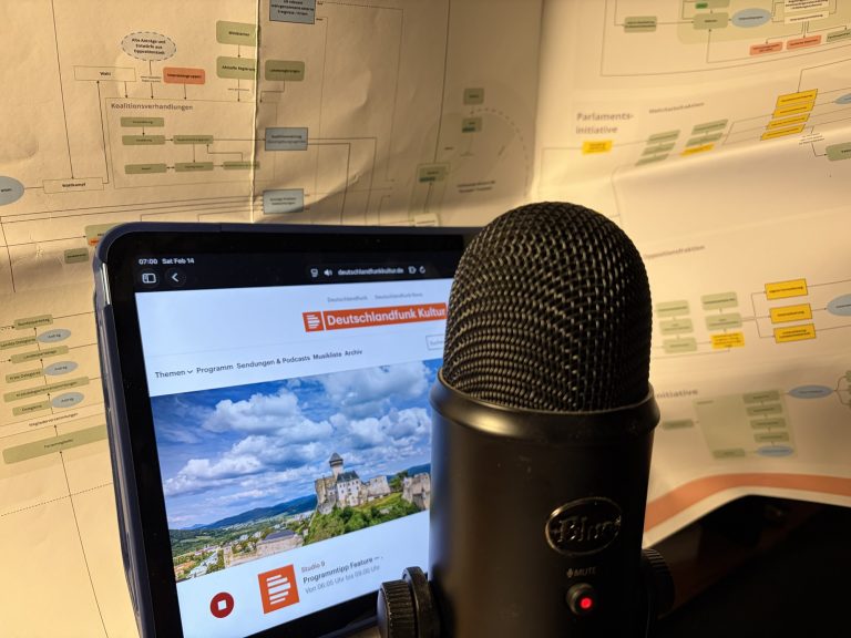 Democracy on a wallpaper