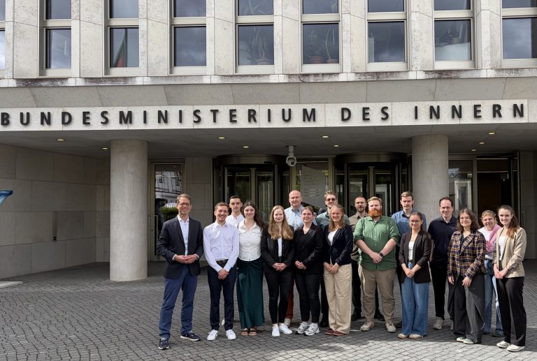 Dealing with the Iran war in German politics