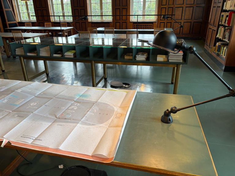 Cartography of Legislation “in the Box”